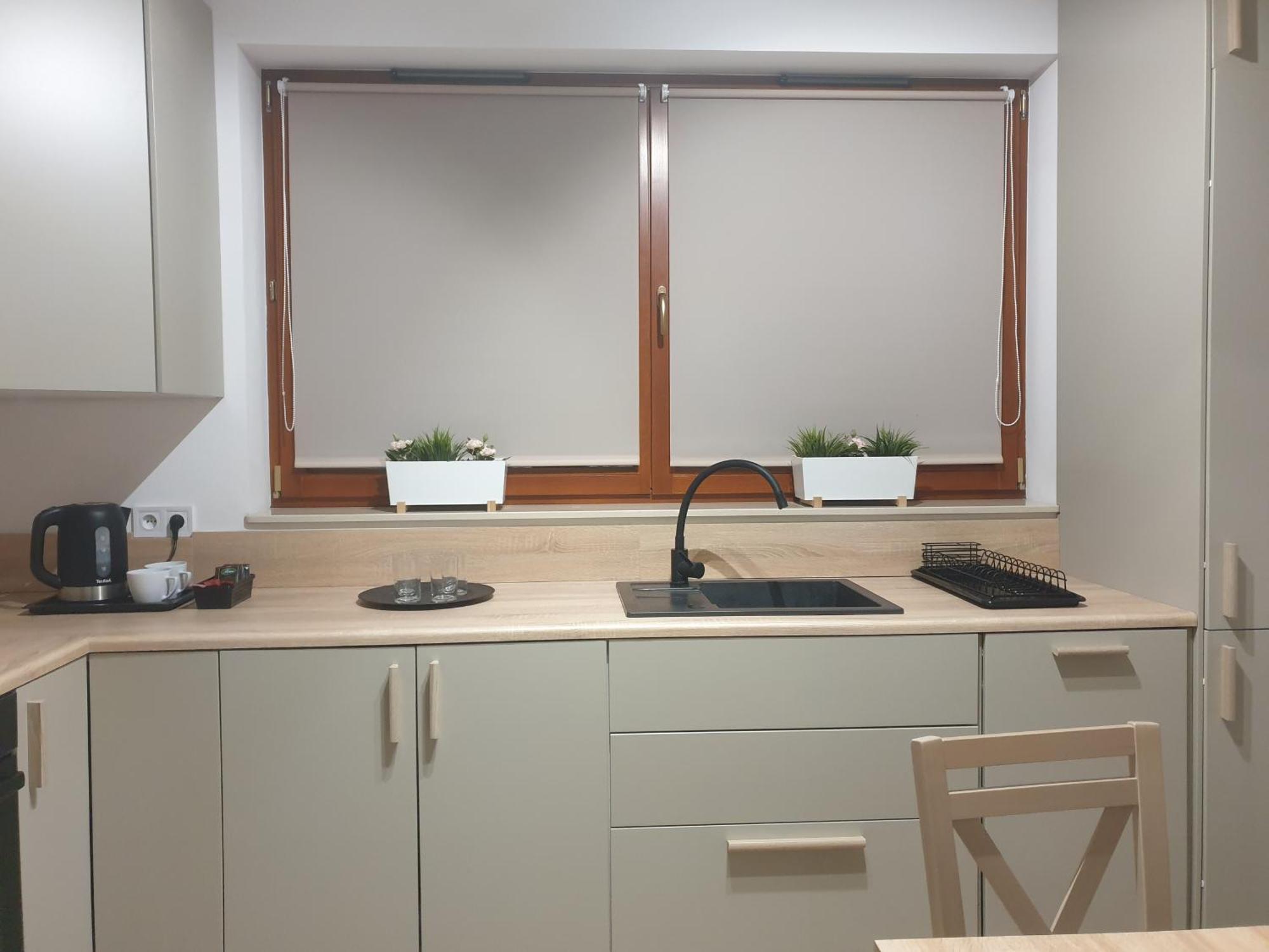 Near The Airport- Apartments Krakow Luaran gambar