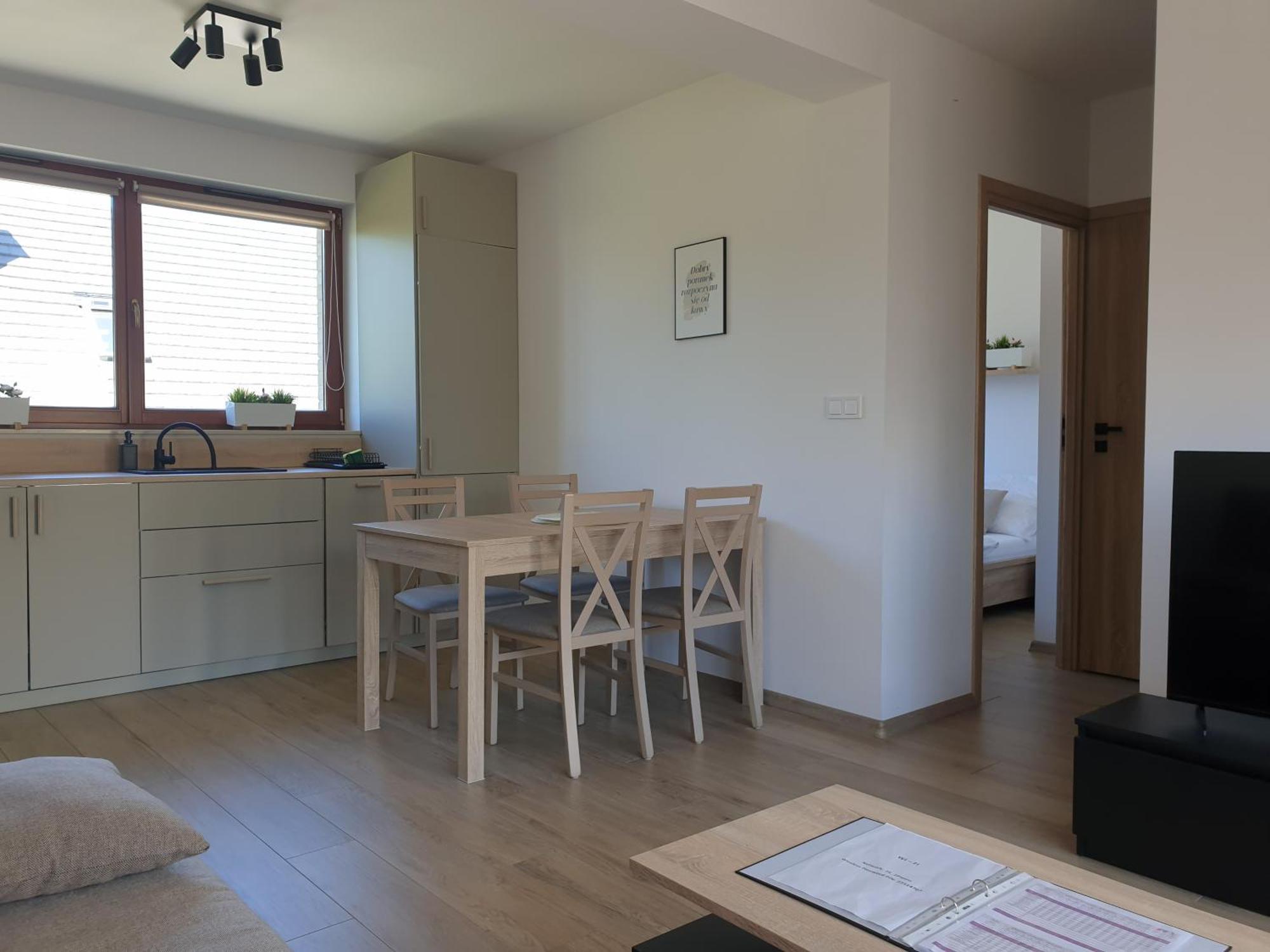 Near The Airport- Apartments Krakow Luaran gambar