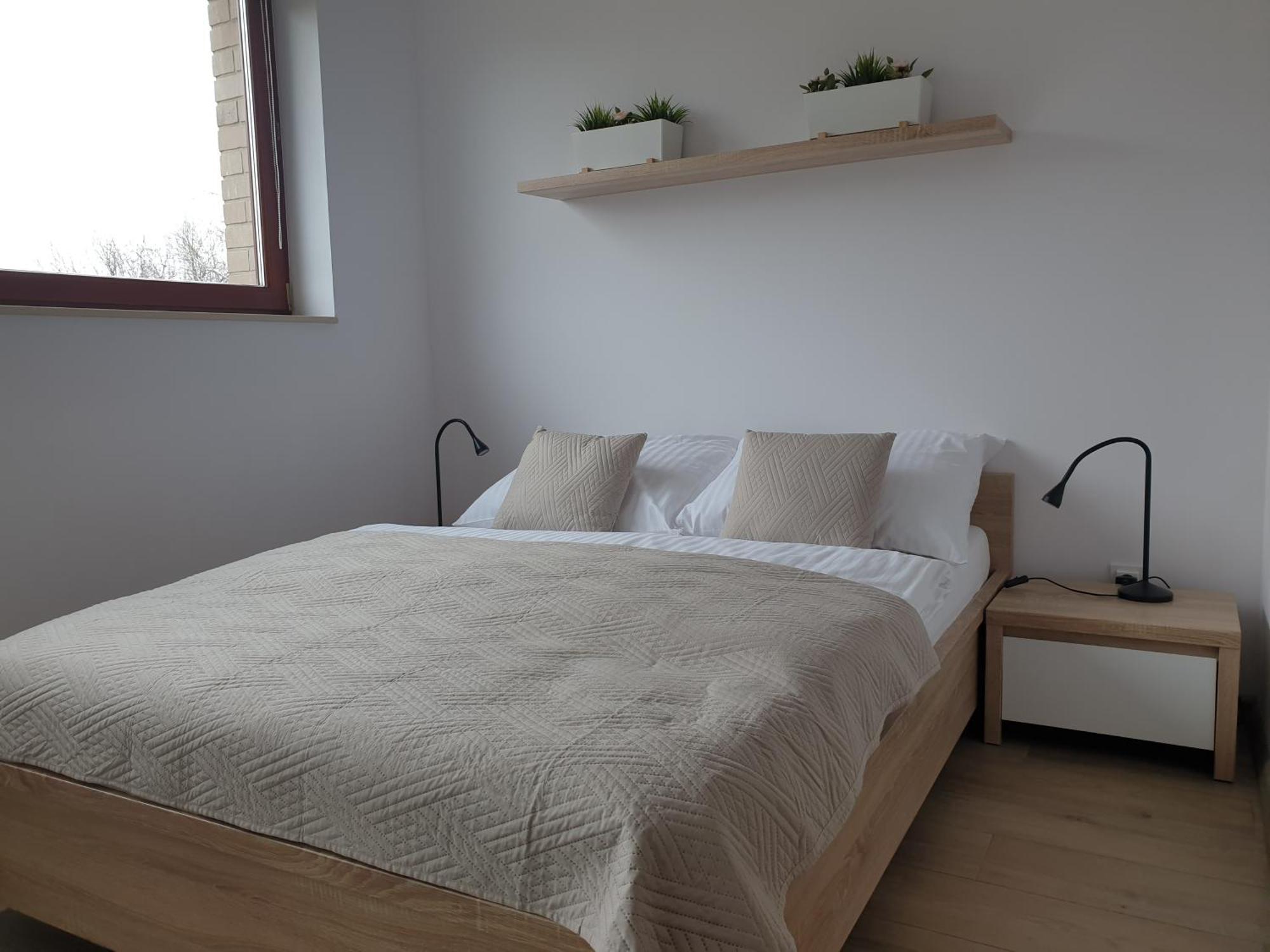 Near The Airport- Apartments Krakow Luaran gambar